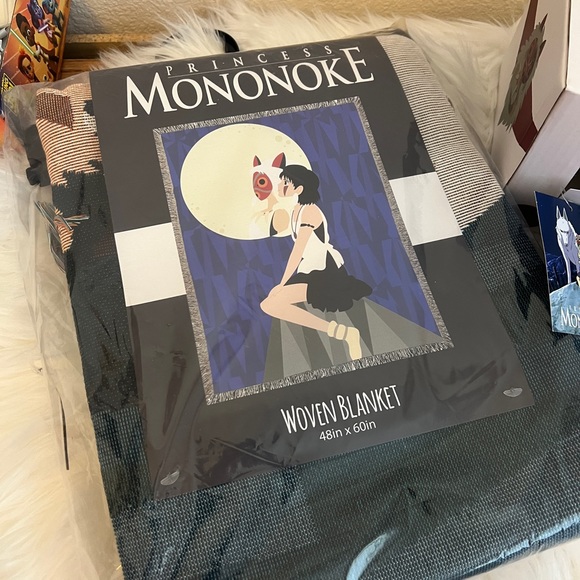 Studio Ghibli Princess Mononoke Tapestry Throw Blanket Ramen Bowl Coin Purse - Picture 2 of 8